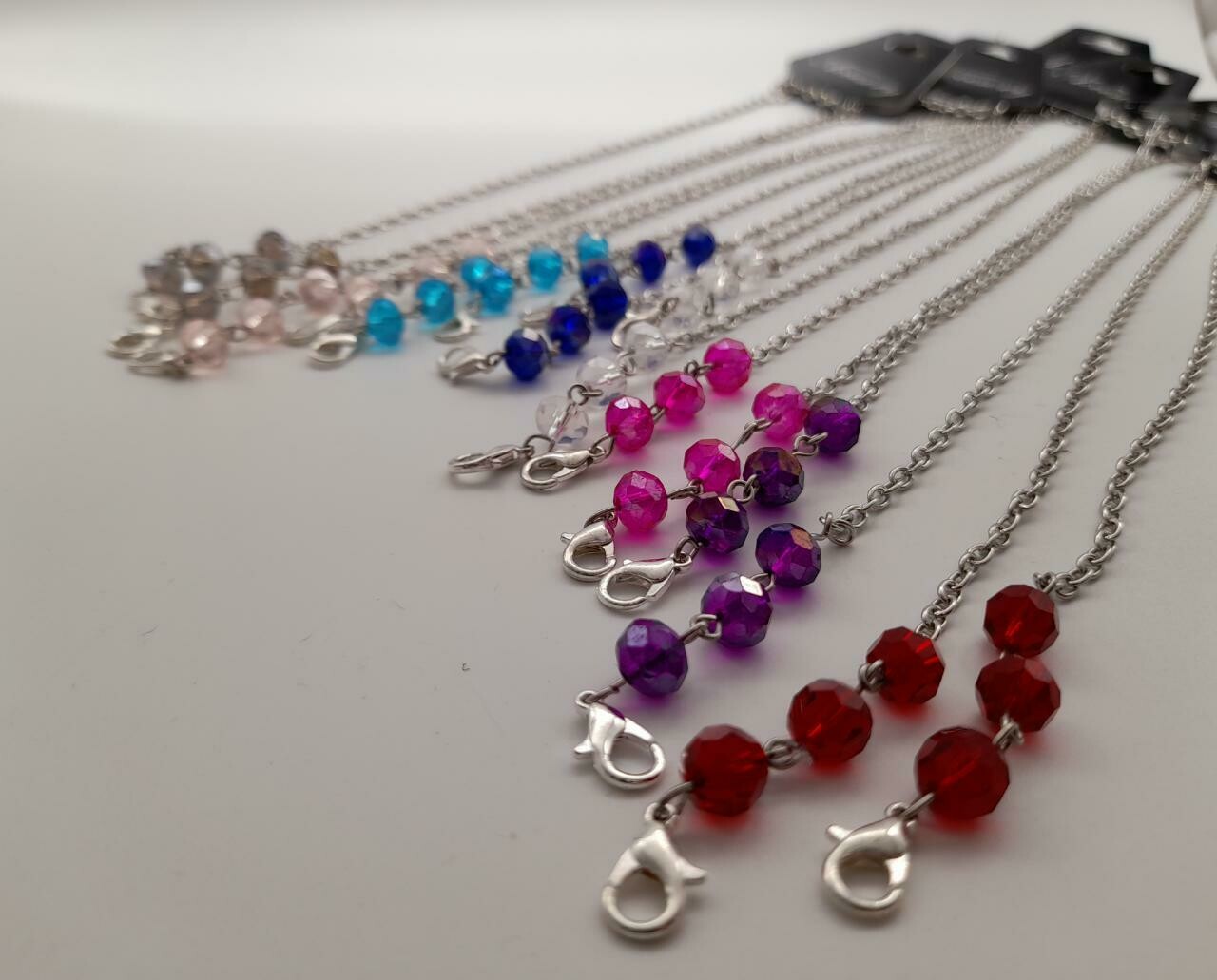 Colgantes para barbijos con piedras simples