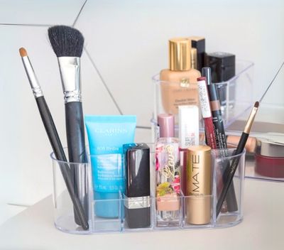 CAJA DE MAQUILLAJE DE ACRILICO