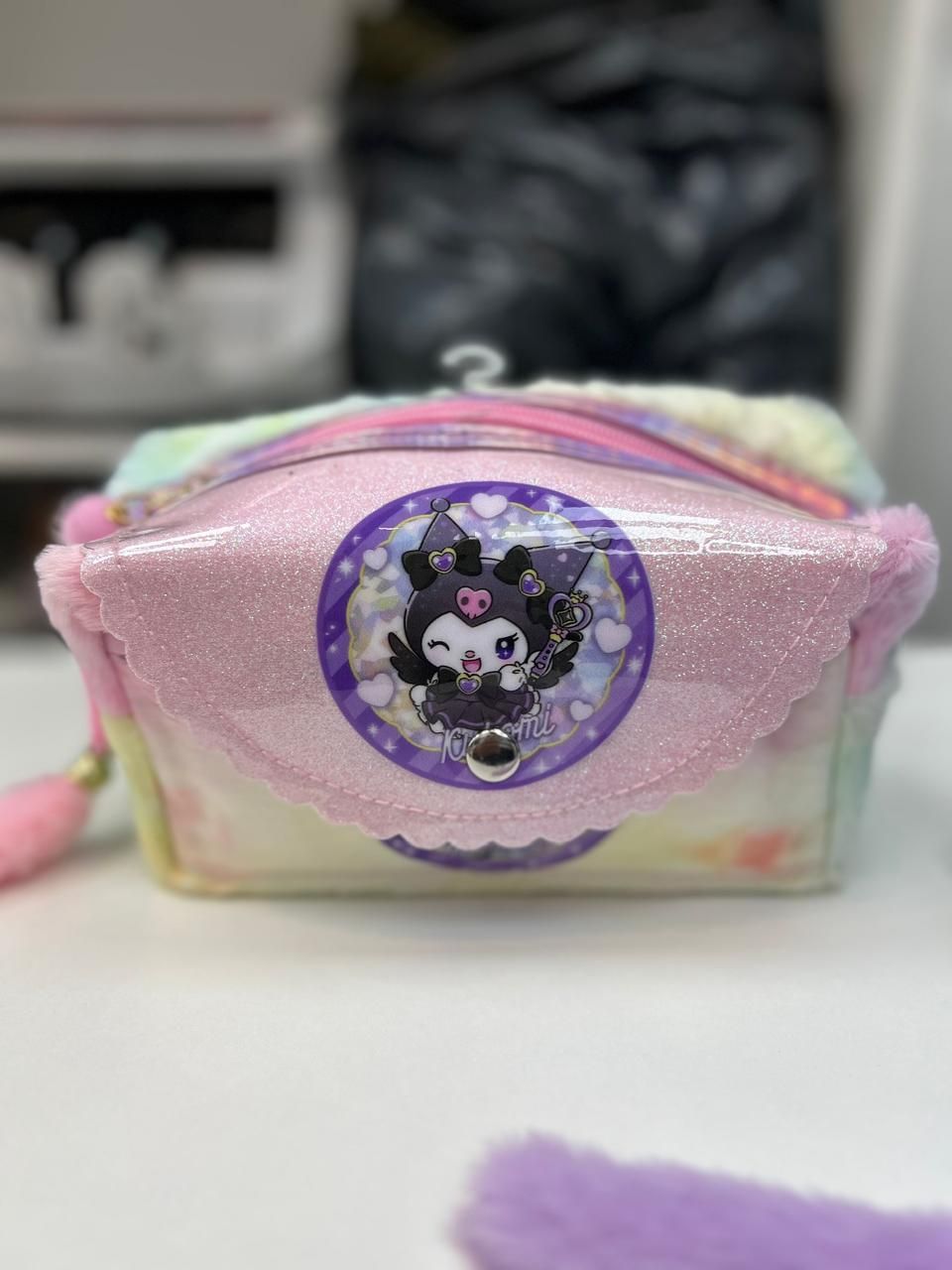 COSTUCHERA / PORTA COSMETICO KUROMI CON PELUDITO