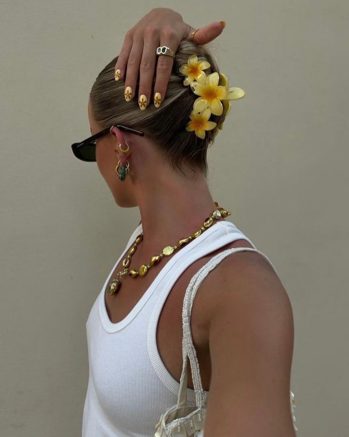 BROCHE HAWAIANO TRIPLE GRANDE X1 UNI.