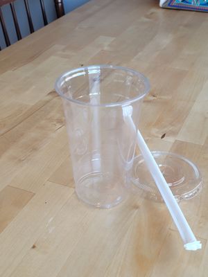 Plastic cup, lid &amp; straw (20 oz)