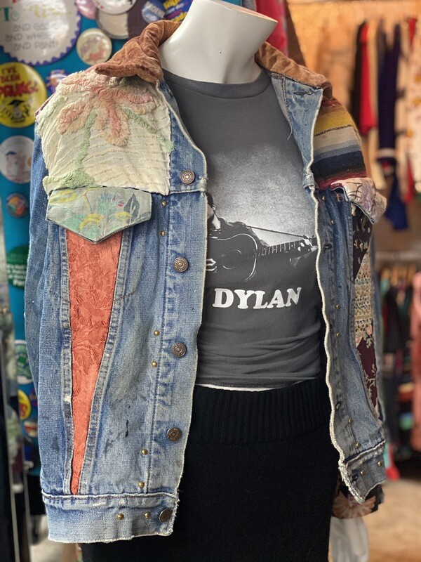 Medium/Lg Vintage Levi Strauss Patchwork Jean Jacket Medium/Lg Vintage Levi Strauss Patchwork Jean Jacket