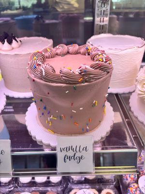 Vanilla and Fudge Cake