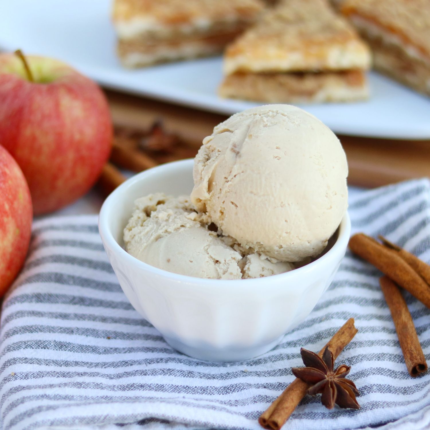 Apple Cream Cheese Pie