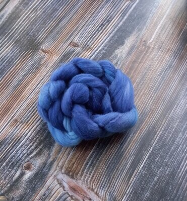 Farbenfrohe Wolle -handgefärbte Filzwolle Merino blau
