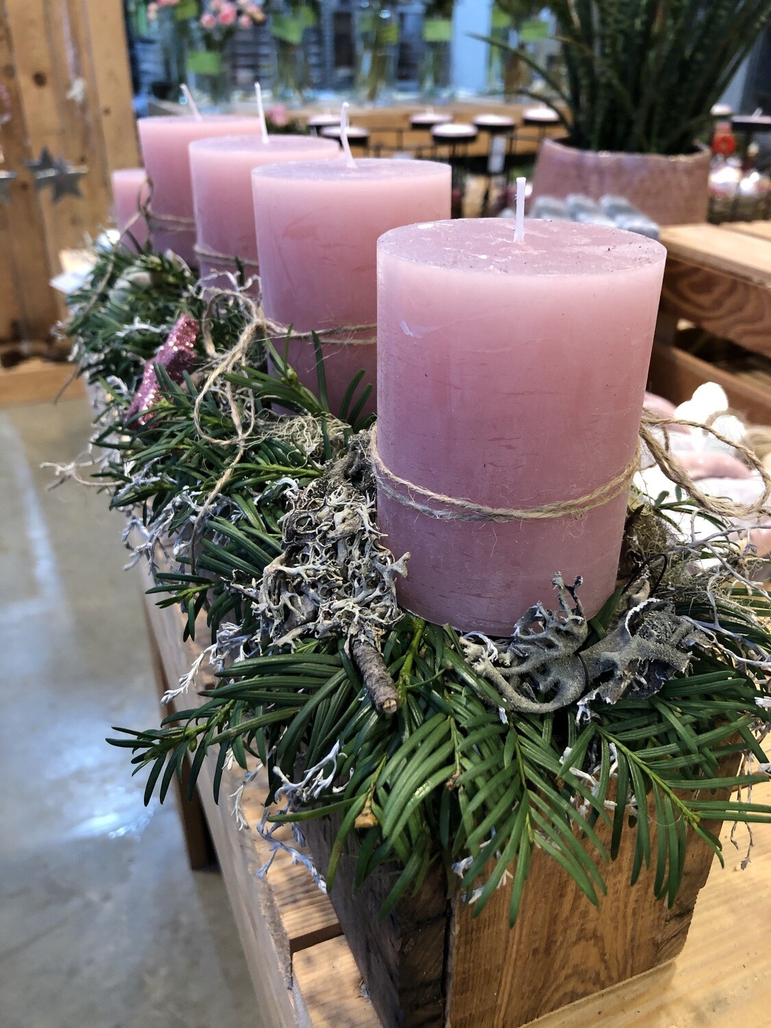 Adventsgesteck mit 1 bis 4 Kerzen