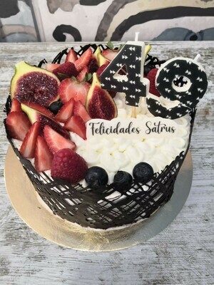 Pastel cumpleaños con fruta desde 6 raciones