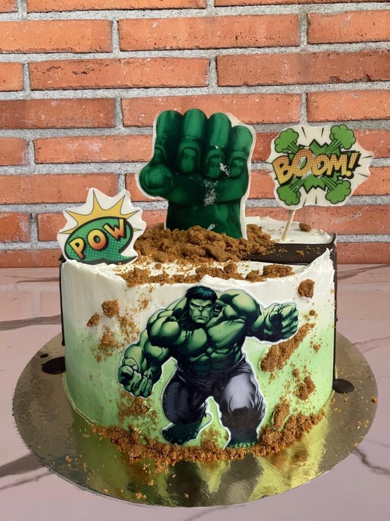 Pastel Hulk desde 9 raciones