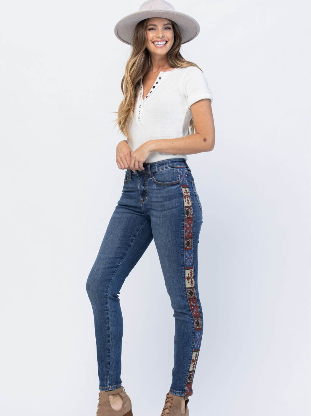 Midrise Relaxed Jeans w/ Western Print