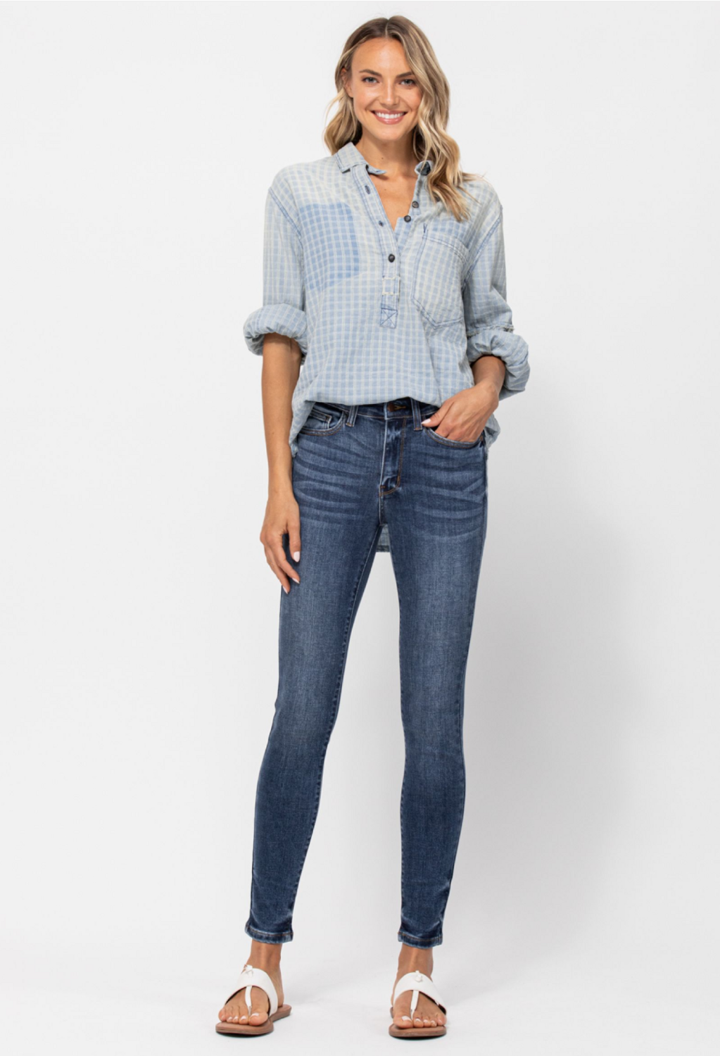 Mid Rise Skinny Handsand Jeans