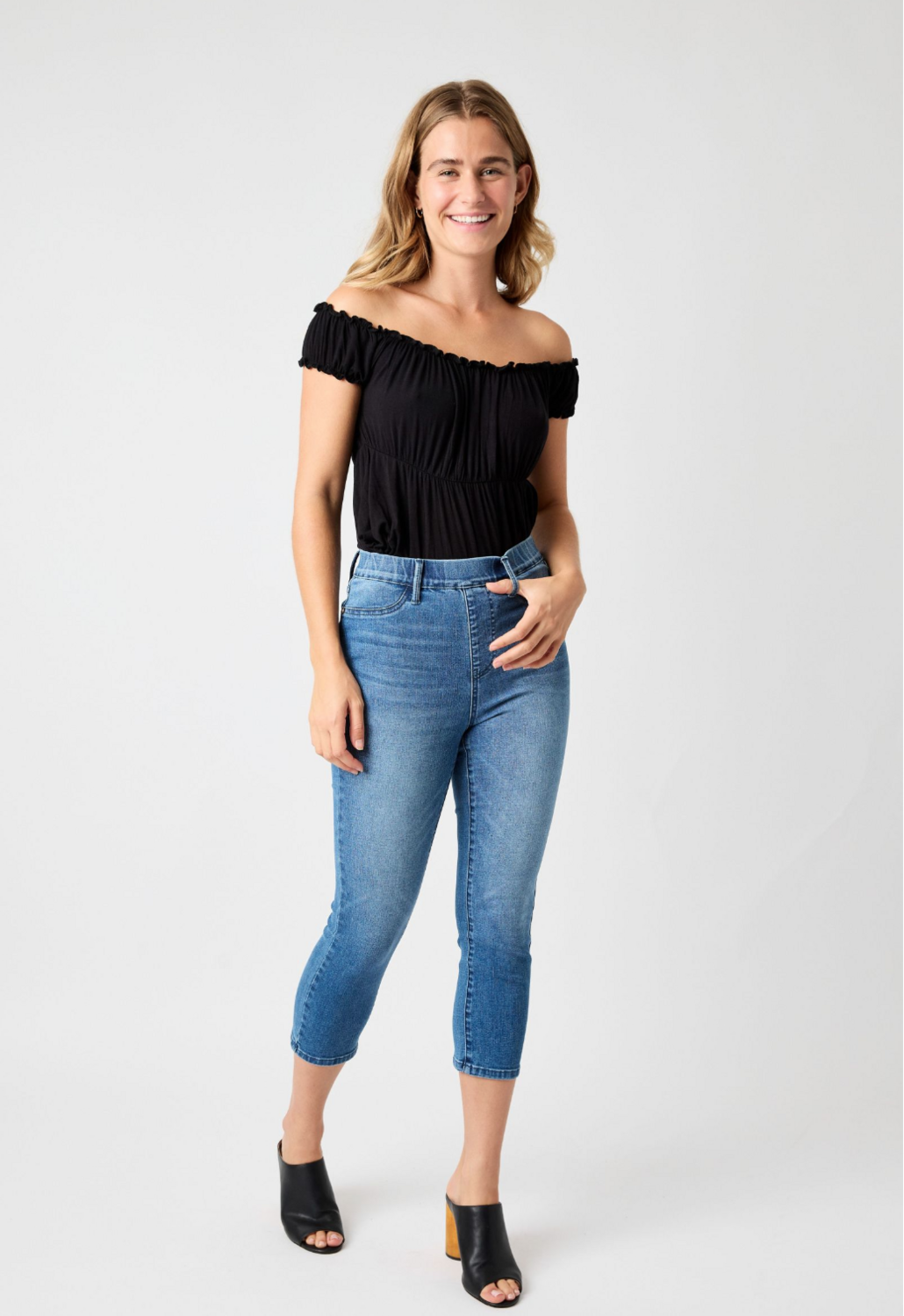 Judy Blue Medium Wash High Waist Pull On Capri