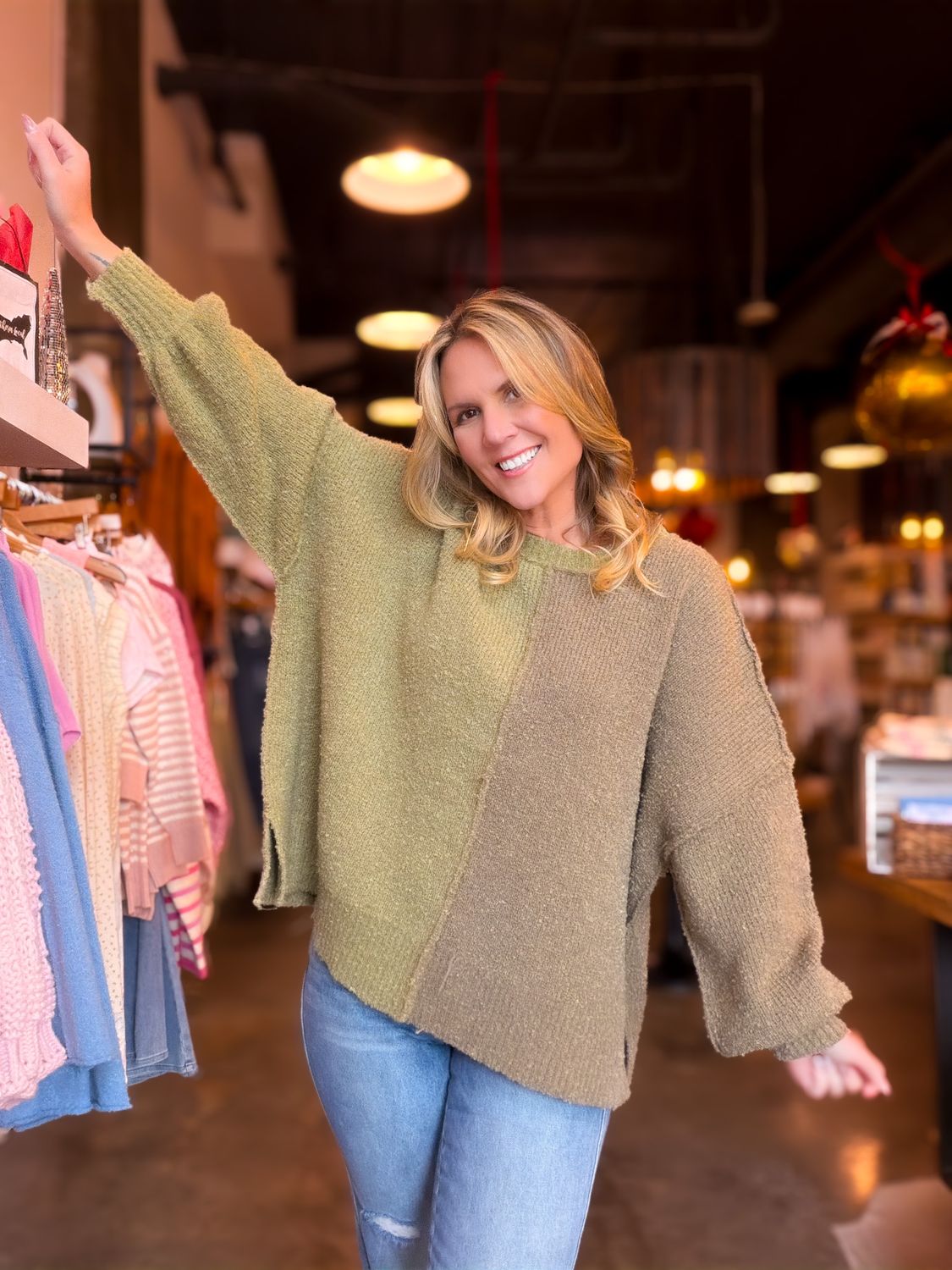 ​The Laid-Back Luxe Color Block Sweater 🤍