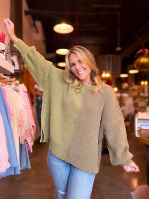 ​The Laid-Back Luxe Color Block Sweater 🤍