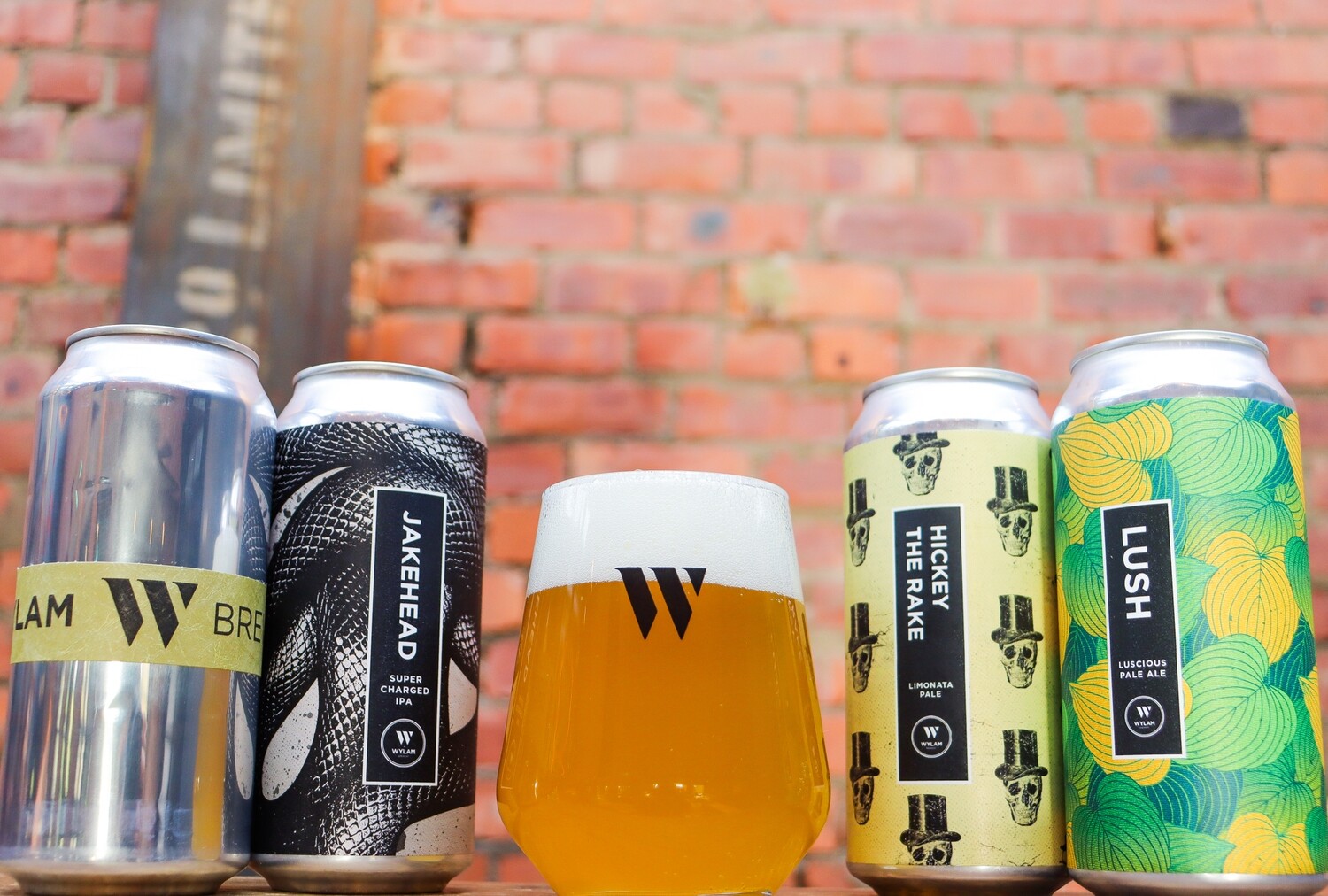 The Core Party Pack | 4 x 440ml Cans + 'W' Logo Glass