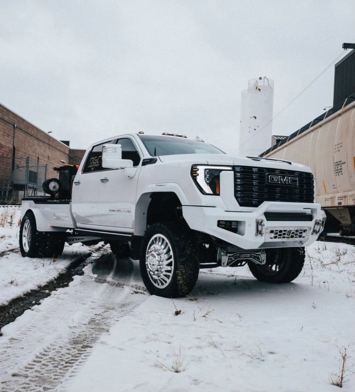 PRERUNNER BUMPER GMC SIERRA 2500/3500 HD 2024