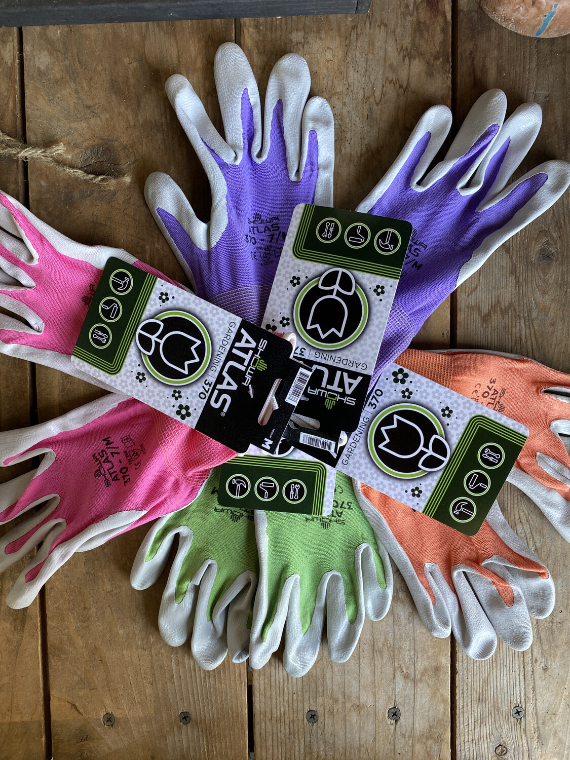 Atlas Gardening Gloves - Medium in Assorted Colors