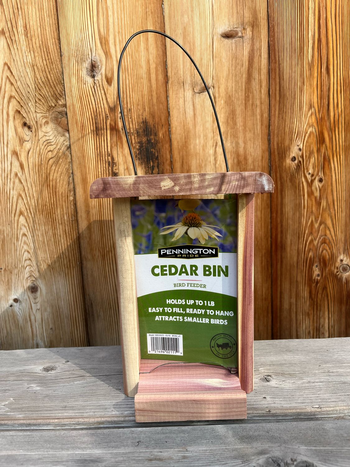 Pennington Cedar Bird Feeder - 1lb capacity