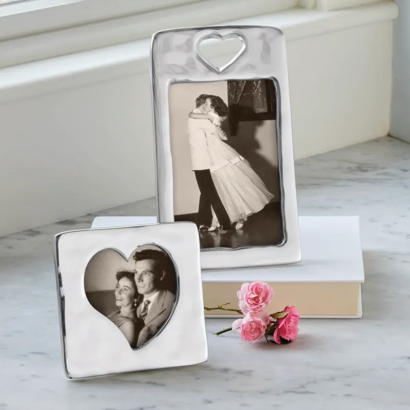 Mariposa Open Heart Frame 