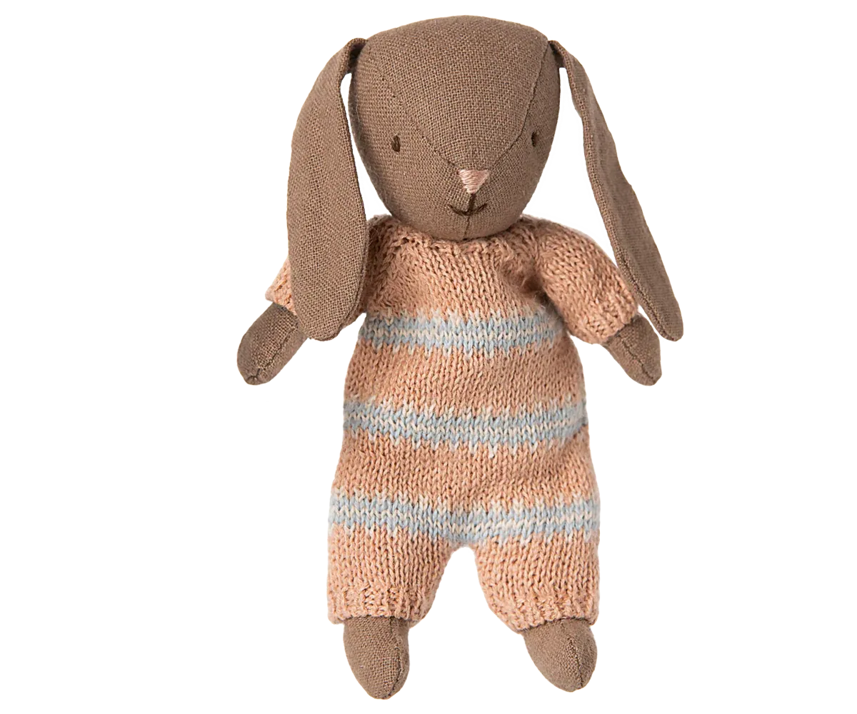 Maileg Bunny, Micro - Brown - Dusty rose knitted suit