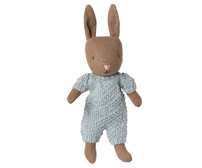 Maileg Rabbit, Micro - Brown - Blue knitted suit