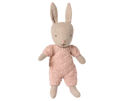 Maileg Rabbit, Micro - Sand - Rose knitted suit