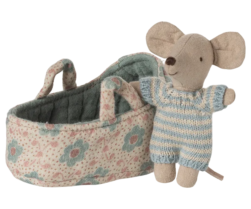Maileg Baby mouse in carry cot - Blue