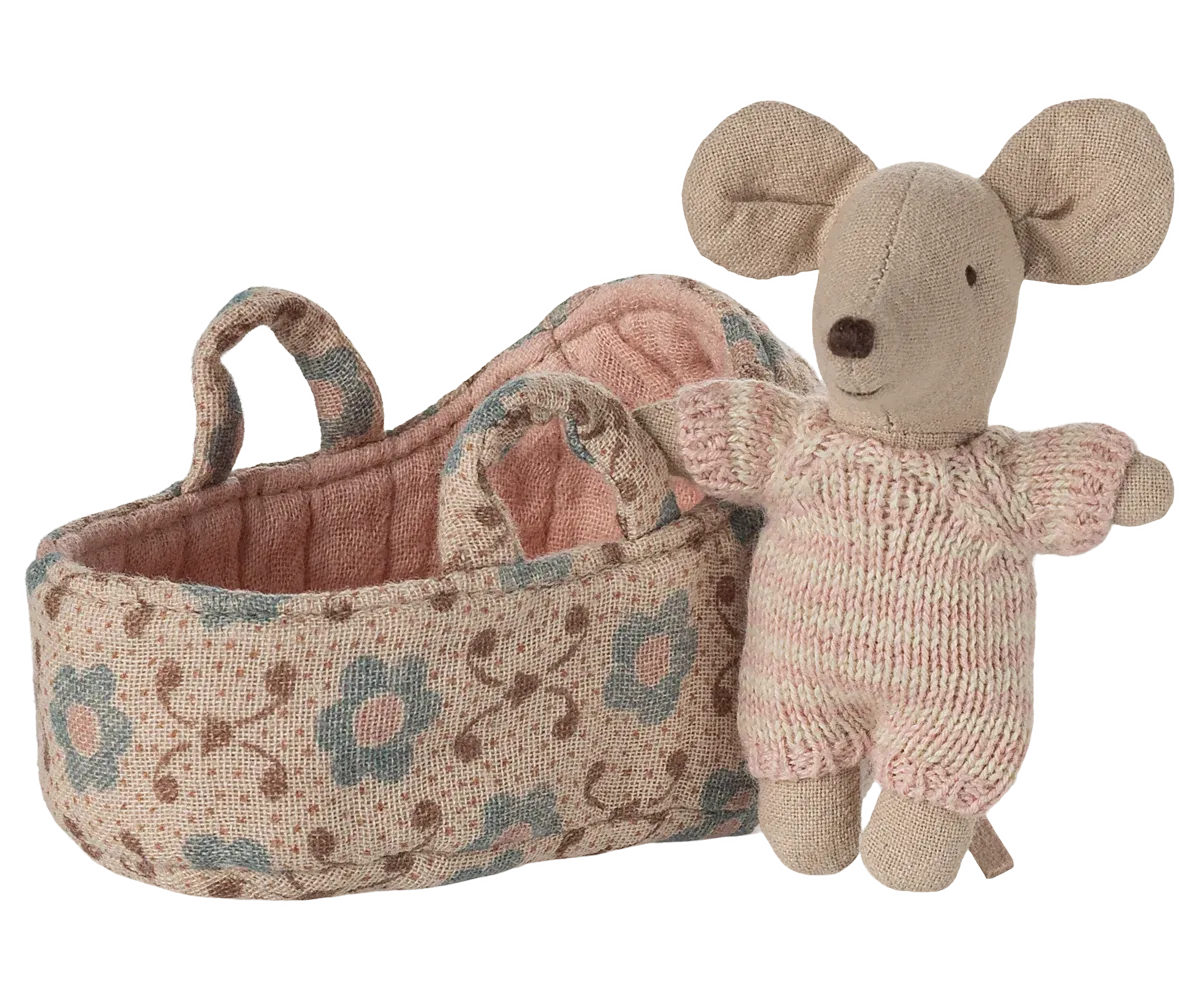 Maileg Baby mouse in carry cot - Rose