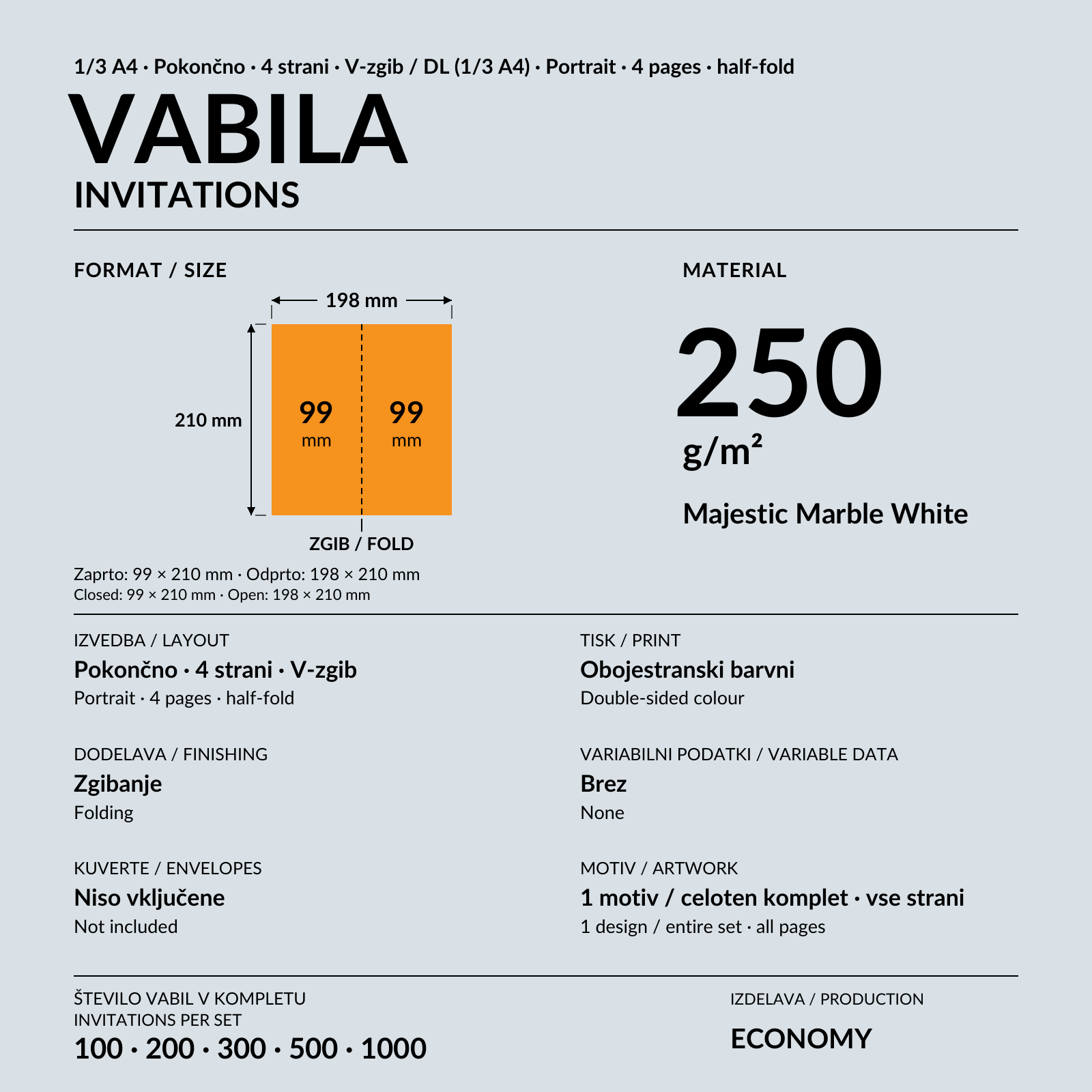 Pregibno vabilo 1/3 A4 na biserno belem papirju v rokah nad oranžno mizo.