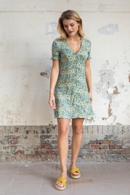 wearable stories | Emmy Dress with flowers print wearable stories | Emmy Dress with flowers print