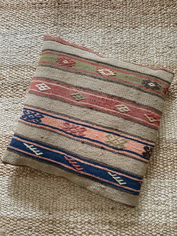 Olá Lindeza | Tanyeli Kilim Pillow Olá Lindeza | Tanyeli Kilim Pillow