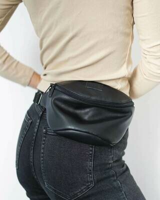 MULINU | Hipbag / cross body bag HENNES S black leather MULINU | Hipbag / cross body bag HENNES S black leather