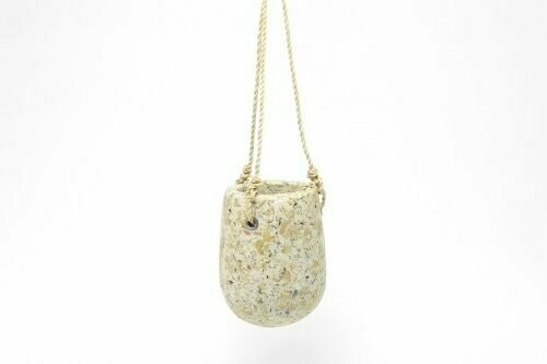 Kinta | Hanging plant pot - Upcycled paper and wood pulp - 8,5 x 12cm