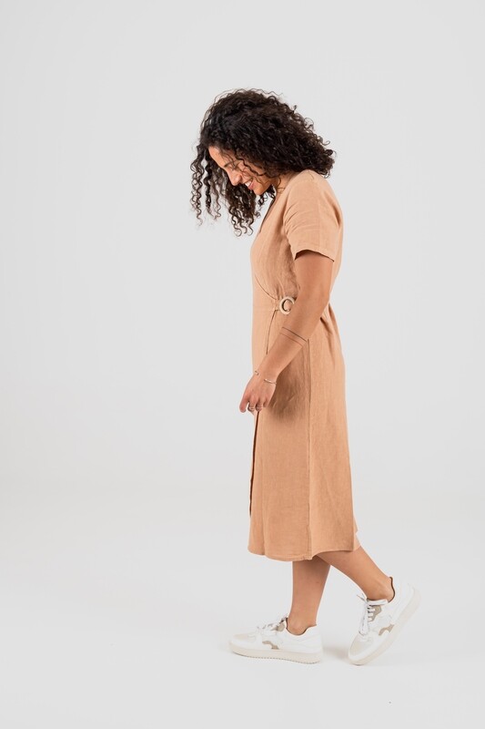 Näz | LAST ONE in L / 40 - Linen wrap dress with wooden button - Peach linen