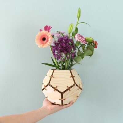 Aiymes | Vase Dodecahedron - pine wood with glass vase inside - 21cm