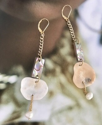 evankrumah | Gold earrings with mother of pearl and freshwater pearl