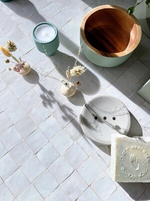 Soap Tray Round - made of fine concrete (available in different colors)