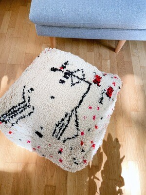 Olá Lindeza | Berber Pouf Tintifawin - Floor Pillow Olá Lindeza | Berber Pouf Tintifawin - Floor Pillow