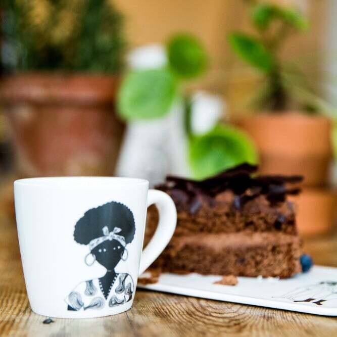 Helen b | Lisette - Porcelain Cup Helen b | Lisette - Porcelain Cup