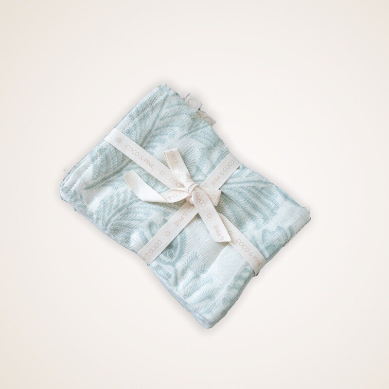 Coco &amp; Pine | Set of 3 wash gloves - organic cotton muslin mint green feathers