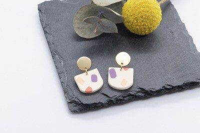 Belcarat | Gold earrings with terrazzo confetti pendant - cream lavender orange