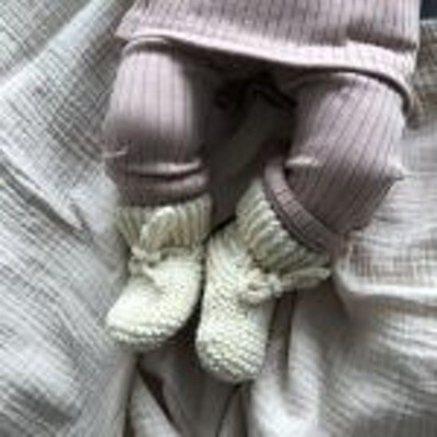 Softie baby musthaves | Newborn merino booties - available in different colors