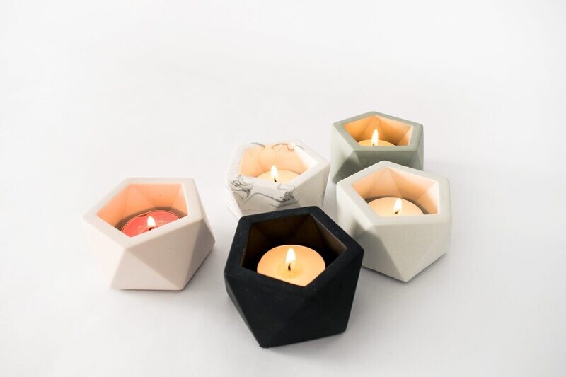 House Raccoon | Vand Tealight/ Airplant holder - White Marble House Raccoon | Vand Tealight/ Airplant holder - White Marble