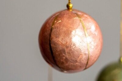 Kinta | Christmas ball Capiz pulp 6cm - peach rosa with gold stripes - strong not easy to break