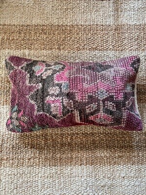 Olá Lindeza | Boujad Berber pillow 60 x 40 cm - Double sided/reversible - Mauve wine pink blue dark grey