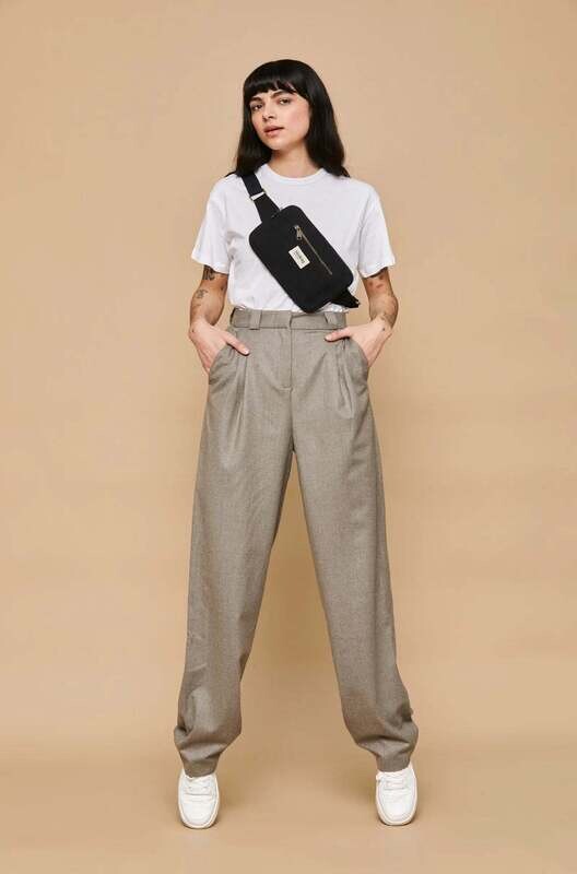 Hindbag | Rectangular Belt Bag with front and back patch pockets - black - GOTS certified organic cotton - designed in Paris, France Hindbag | Rectangular Belt Bag with front and back patch pockets - black - GOTS certified organic cotton - designed in Paris, France