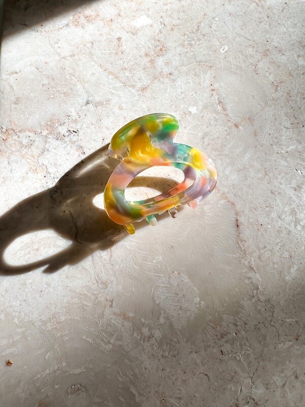 Hair clip claw 4,5cm - yellow green lilac pink Hair clip claw 4,5cm - yellow green lilac pink
