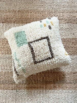 Olá Lindeza | Azilal berber pillow with mint green yellow and beige pattern - 45 x 45cm - natural wool