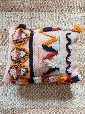 Olá Lindeza | Flatweave pillow pink with colorful geometry dark blue orange - 40 x 45 cm - natural wool