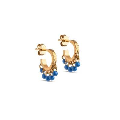 Enamel Copenhagen | Gold hoops with cornflower blue pearls - 18k gold-plated 925 sterling silver