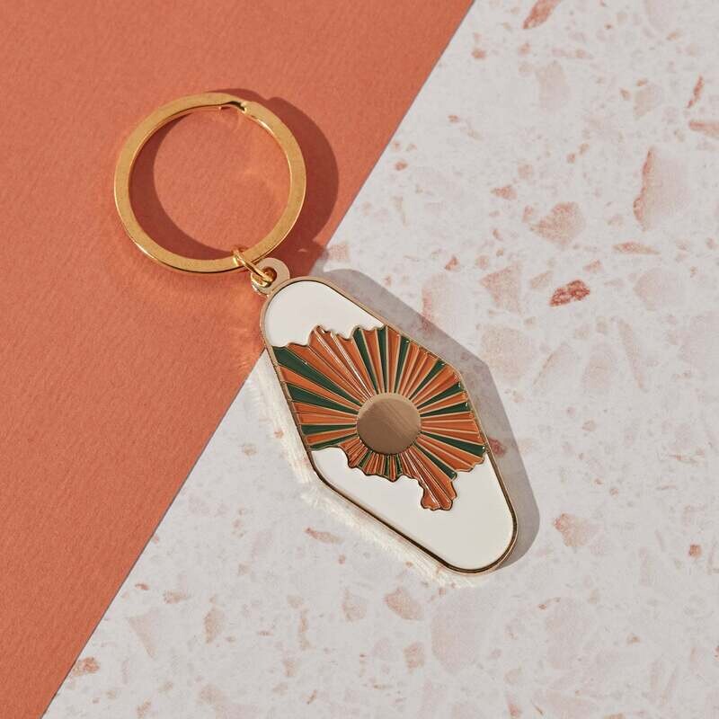 Cai &amp; Jo | Enamel key chain sun mirror 5,5 x 3 cm - gold-plated